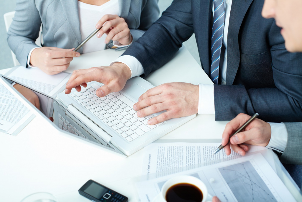 workers-considering-the-term-of-the-agreement (1).jpg